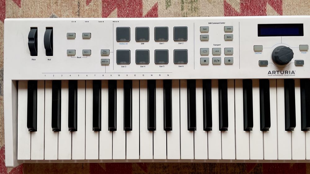 Arturia Essential 88 клавиш миди (MIDI)