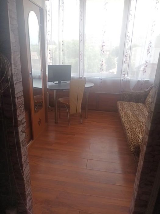 Inchiriez camera de camin in zona astra