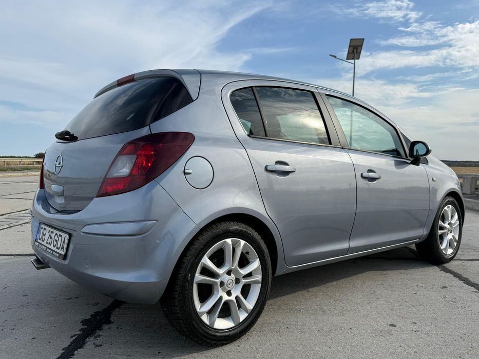 OPEL CORSA 1.4 2010