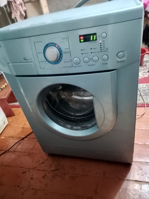 Продам стиральную машинку.