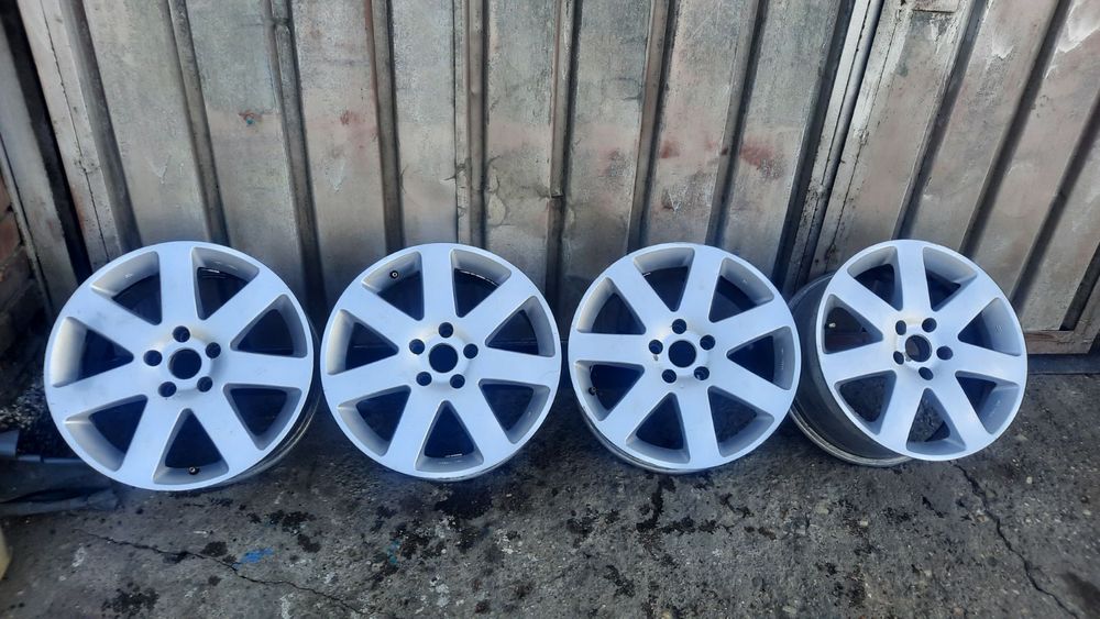 Продавам джанти 17' 5х112 с гуми kormoran 205/45/17 дот 24 година