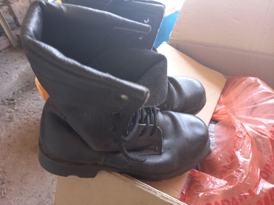 Продам берцы казахстанские (обувь мужская)