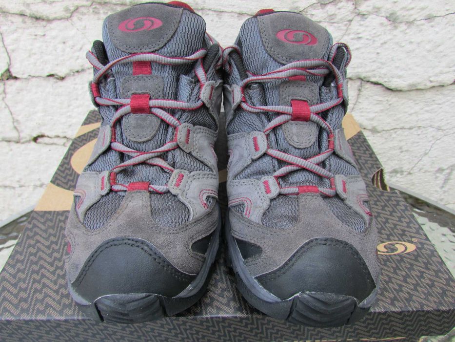 Дамски туристически обувки Salomon Contagrip