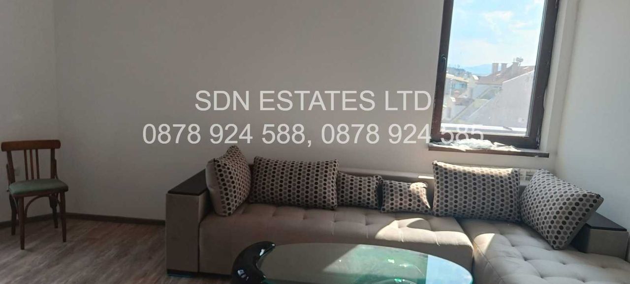 Продава се Тристаен апартамент в Казанлък - 85 кв.м за 1471 €/кв.м - Снимка #2
