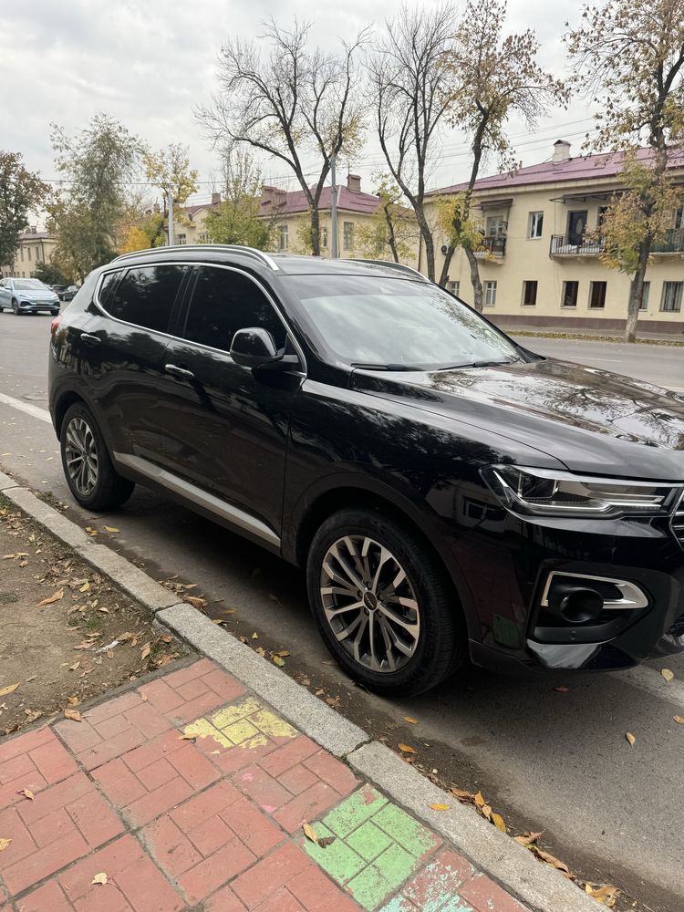 Продается машина черный цвет