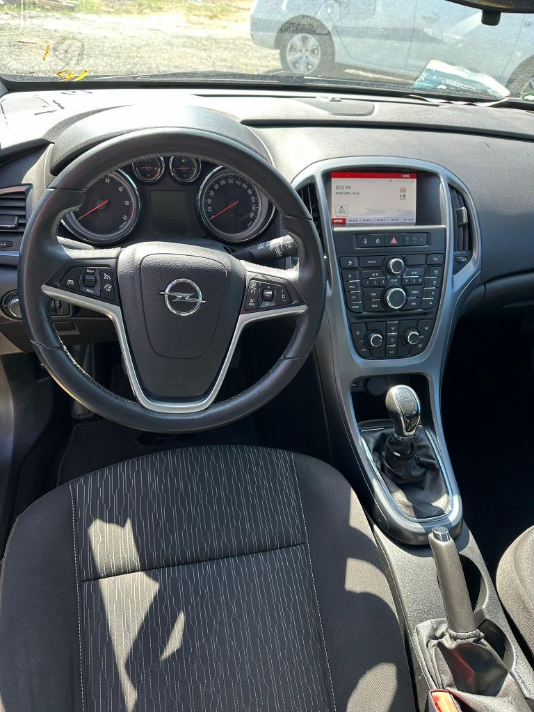 Opel Astra J SPORTS TOURER 65000 km 


Firma autorizată vânzări auto o