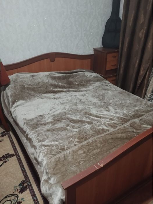 Продам спальный гарнитур.