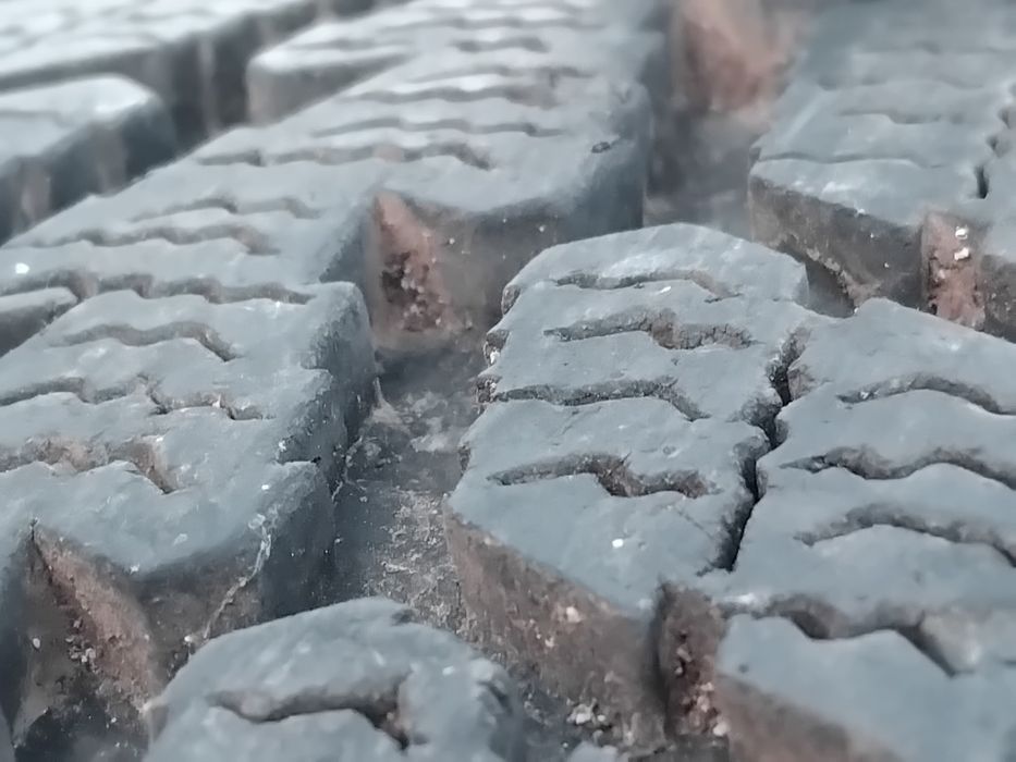 Гуми 225 55 18 Тойо Toyo 4 броя. Нов внос. Не са нови! Цената е за бр.