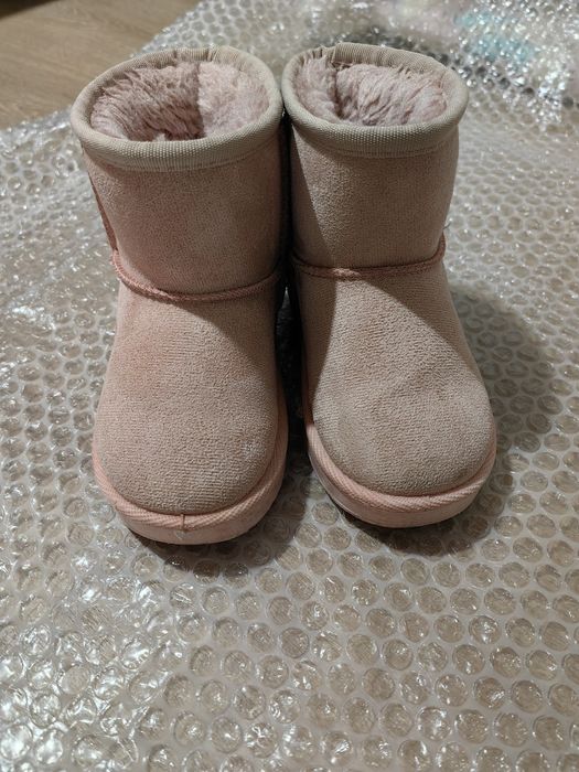 Gustet tip ugg  fete