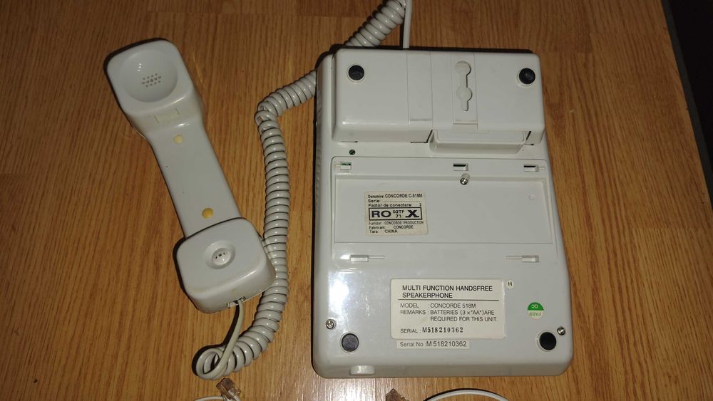 Telefon fix cu memorare numere + cablu