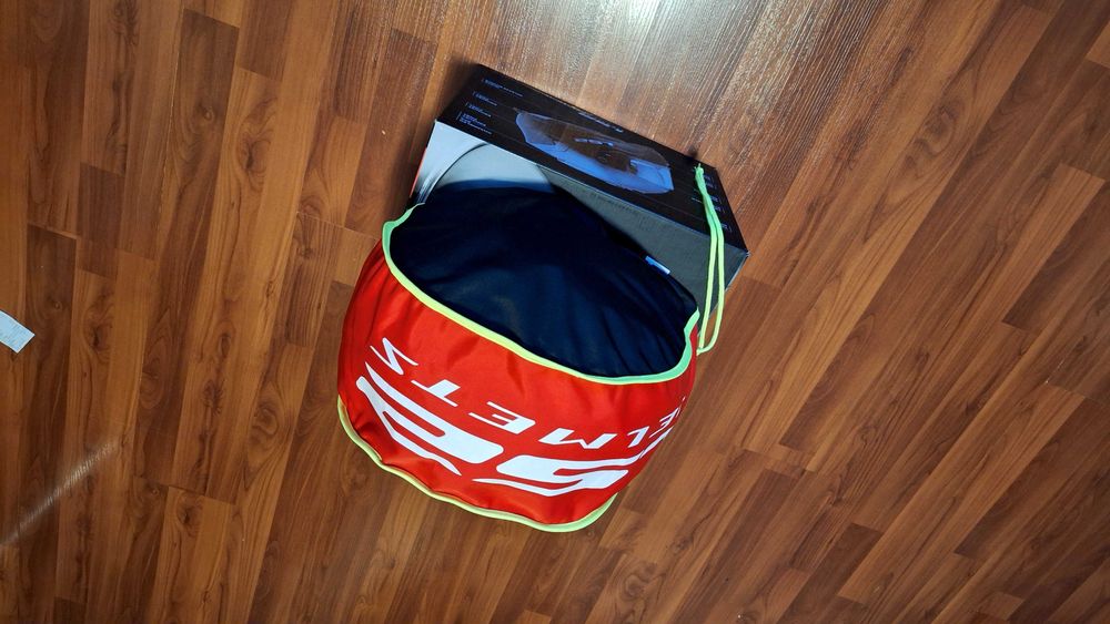 2 casti moto LS2 si ICON Airflite