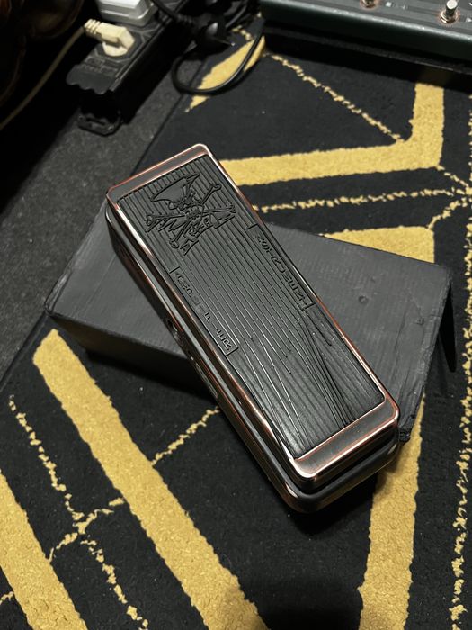 Pedala Wah - CryBaby Slash Signature Edition