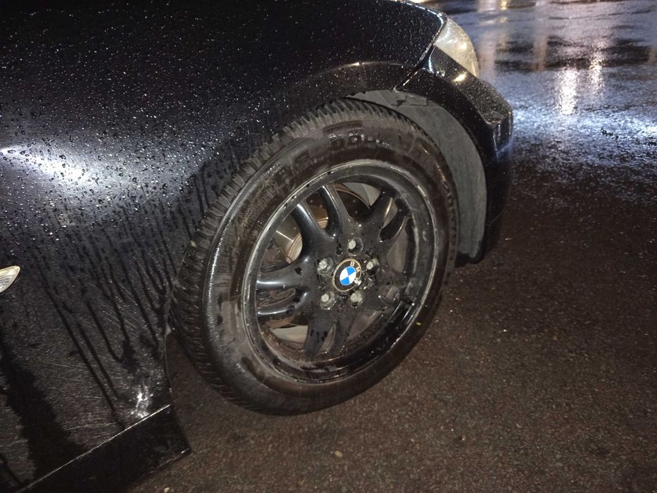 BMW325iКолатсъстояние. Нови летни гуми 18навргпредимесеца.
