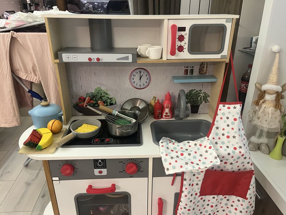Детска дървена кухня Лидл Lidl + аксесоари, готварска престилка