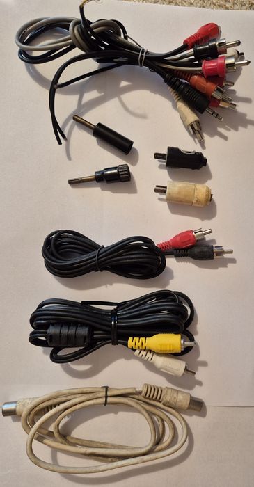 Lot cabluri telefon+audio-video