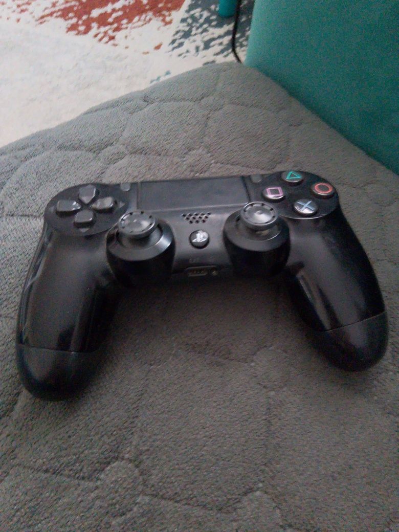 Беспроводной геймпад DUALSHOCK 4 Не работающий!!!