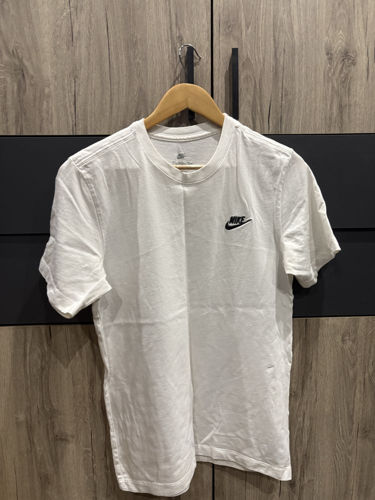 Артикули Nike Pause bereshka