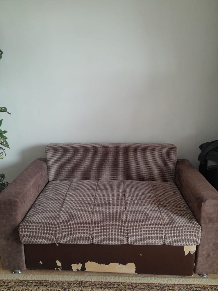 Продам диван.