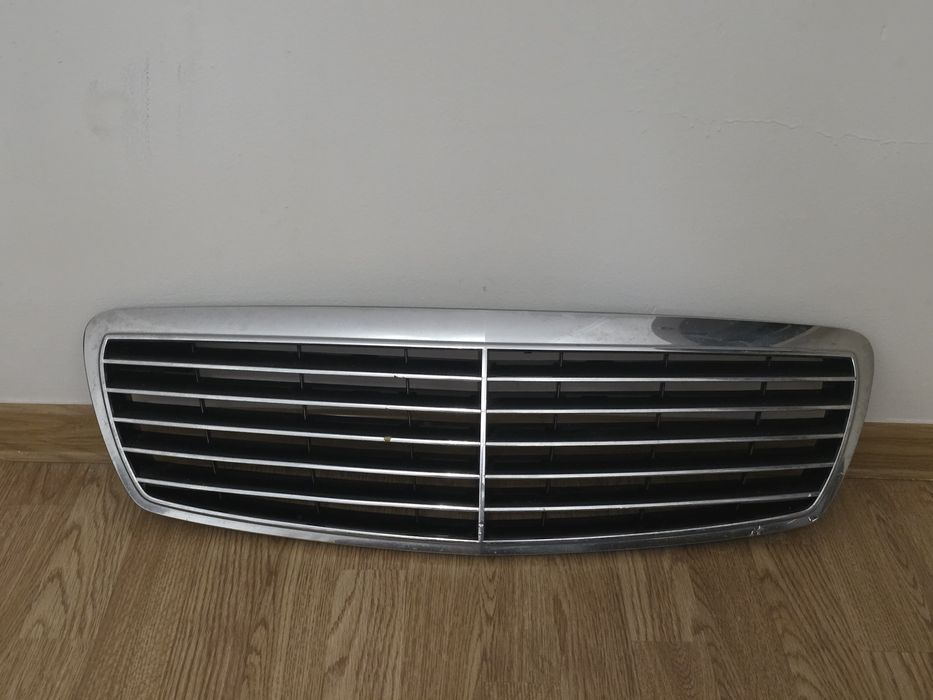 Решетка Радиатора W211