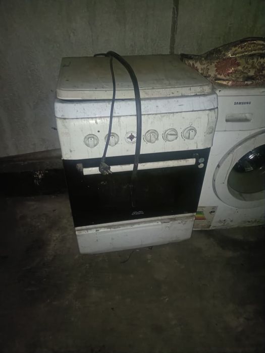 Газовая плита в хорошем состоянии