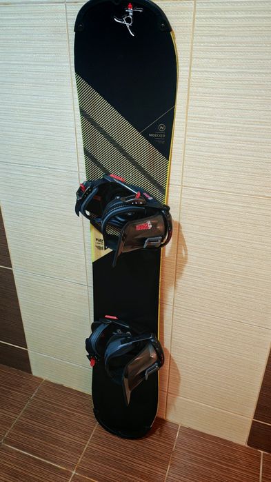 Placa snowboard nideker play 155 cm-legaturi boots Burton