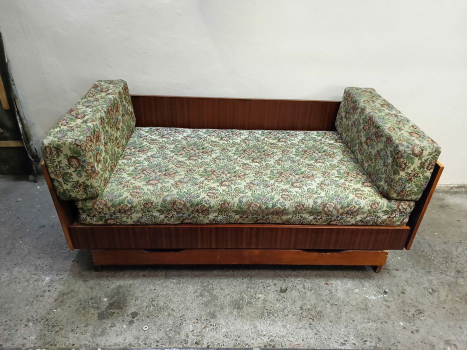 Продам детский подростковый диван  б/у