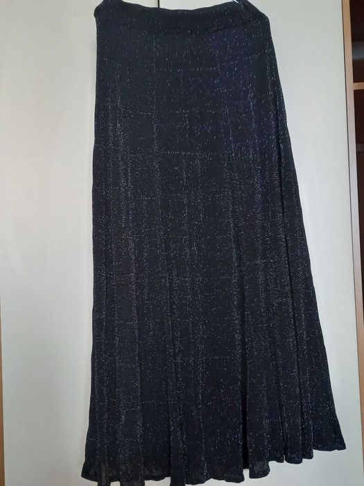 Zara уникална дълга черна пола с блясъци