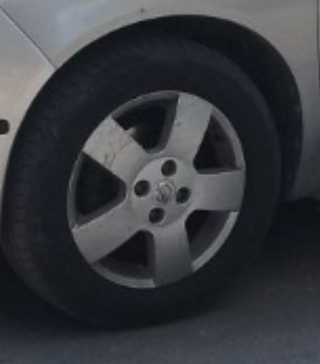 Продавам оригинални лети джанти Nissan Micra