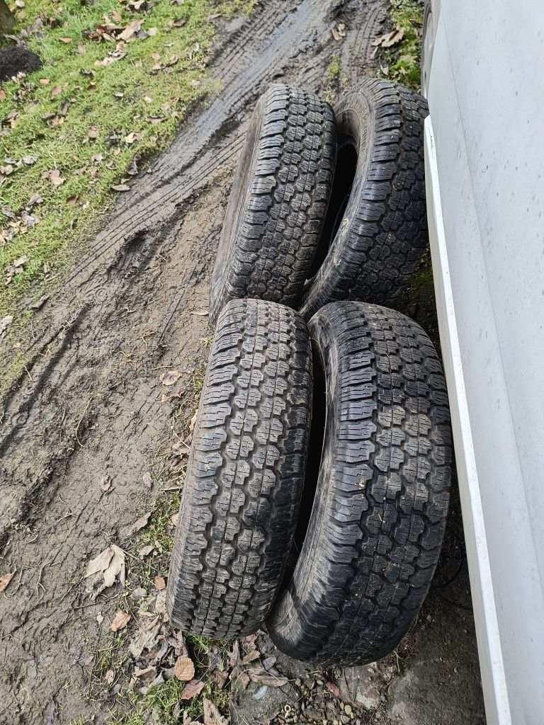 215r15 100S Bridgestone  dueler 682 m+s