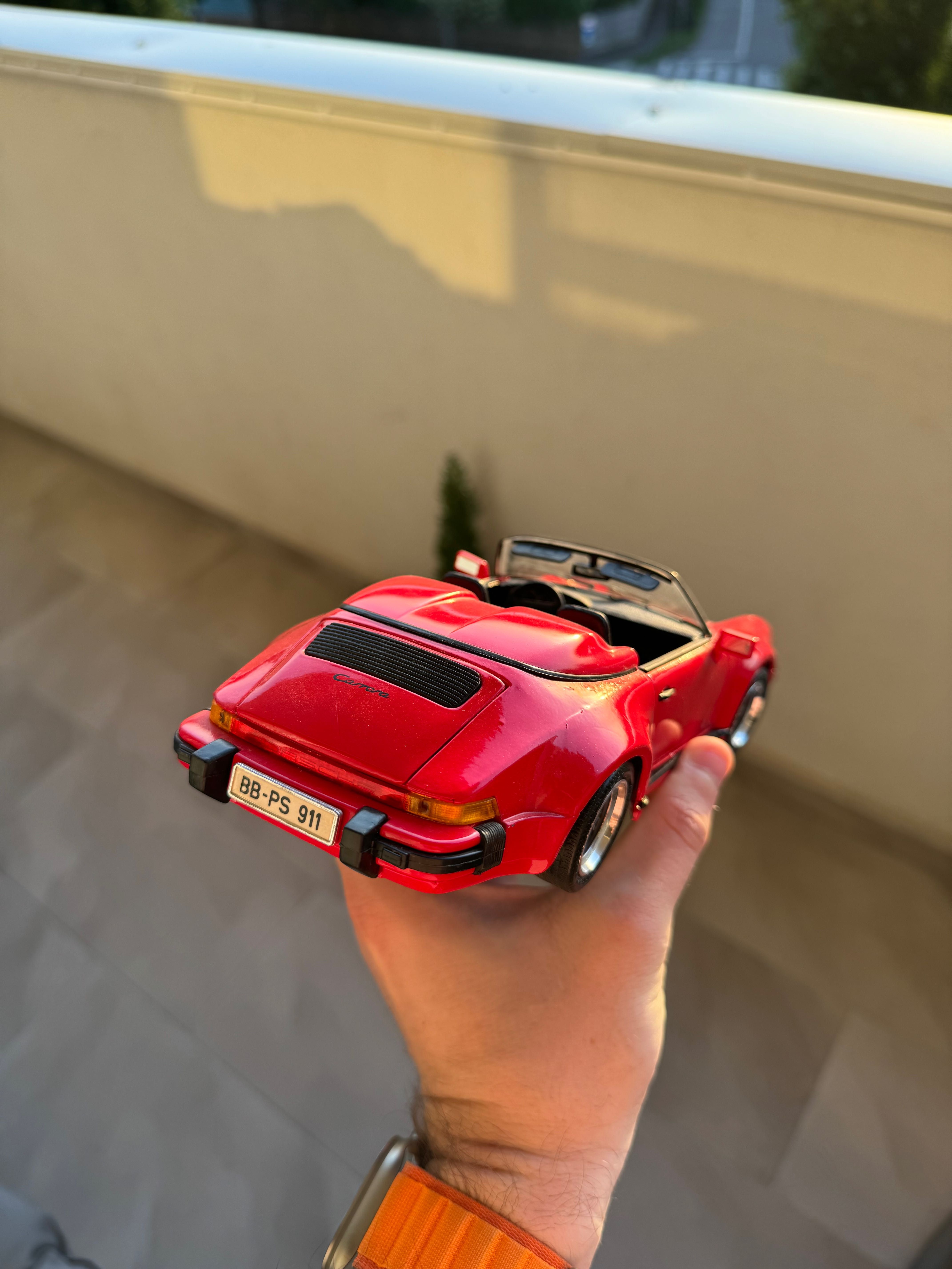Macheta Porsche 911 1:18