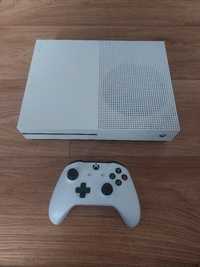 Продам Xbox One S + 3 игры