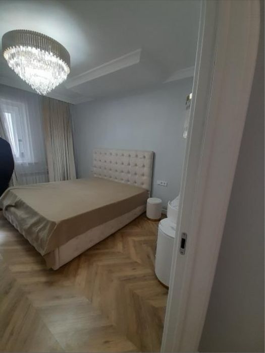 Продаю кровать двуспальнюю 180*200