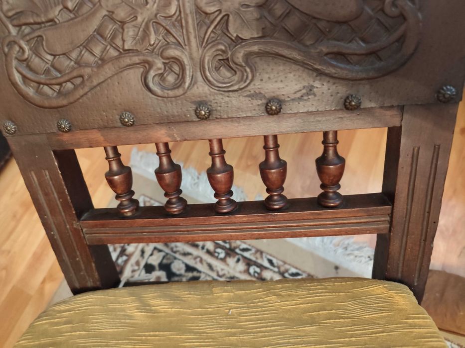 masa antica + 6 scaune piele cca 100 ani