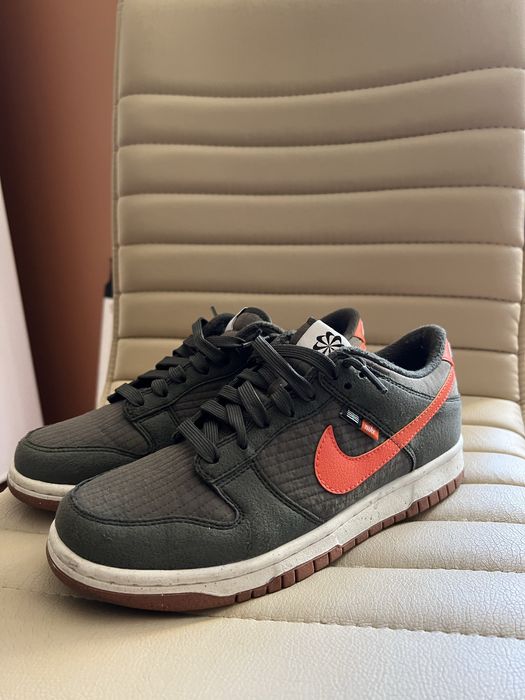 Vand adidasi nike dunk low.