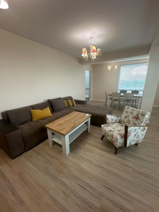 Продава се Тристаен апартамент в Пловдив, Тракия - 157 кв.м за 1529 €/кв.м - Снимка #1