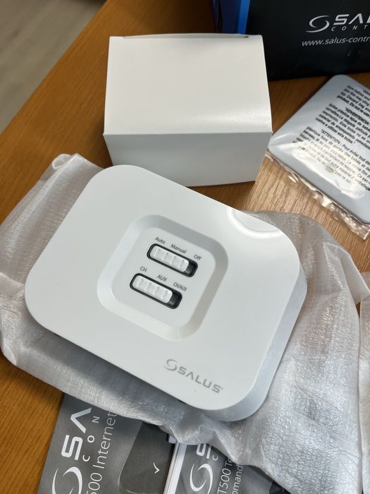 Termostat Salus nou