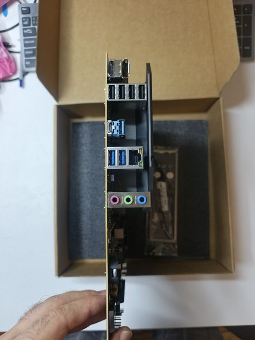 Комплект ‎i5 13600kf + colorful z790m-plus ddr5