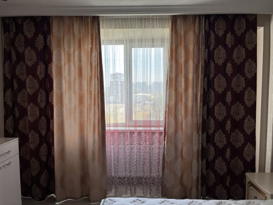Продам шторы 3 комплекта