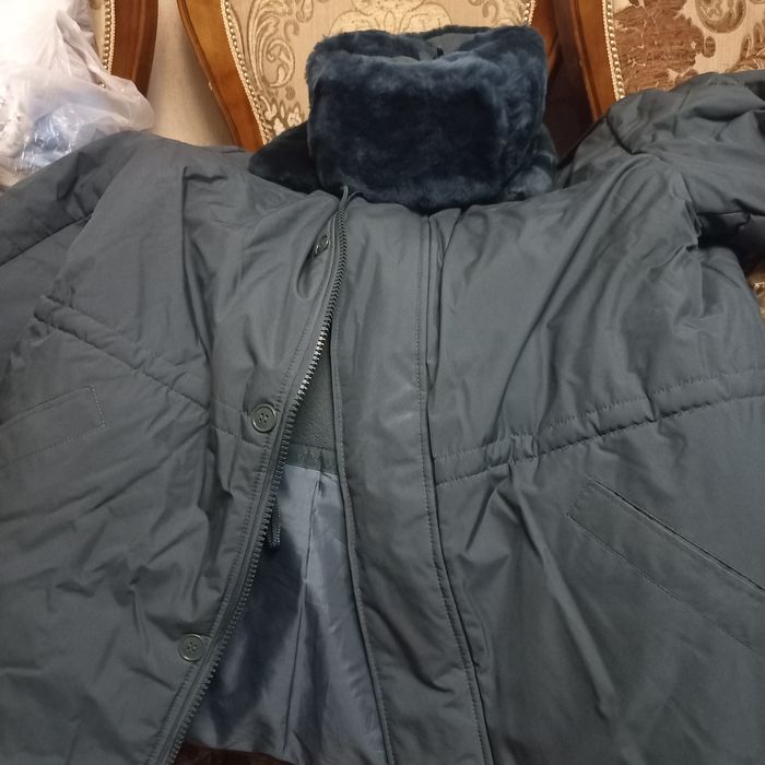 Продам зимнюю куртку военная повседневная  с зимней новой шапкой ...