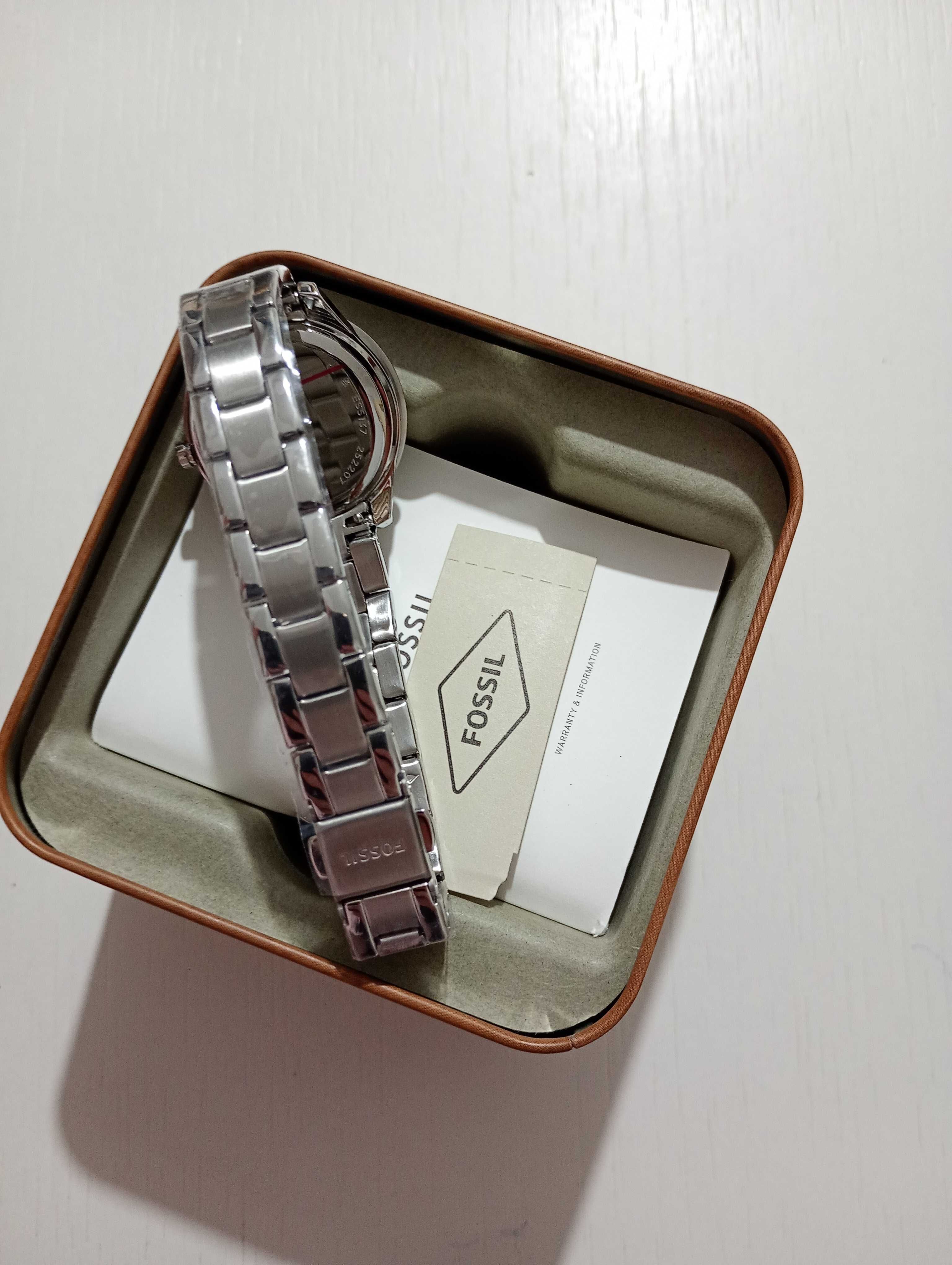 Чисто нов Дамски часовник Fossil