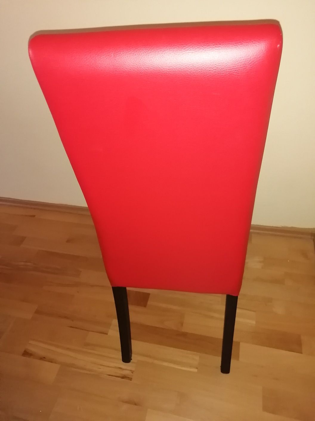 Set 2 scaune piele ecologică roșie, impecabile