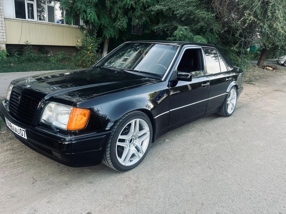 Mercedes Benz W124