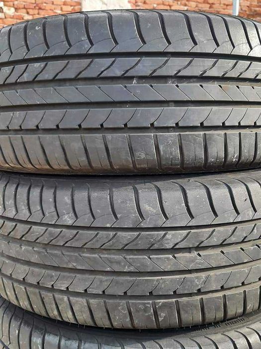 4 Броя 215/50/17 Goodyear 2x7mm 2x6,8mm