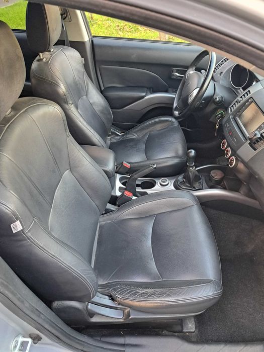 Peugeot 4007 2.2 Diesel 160 Cp 2008 4x4 cu 7 Locuri