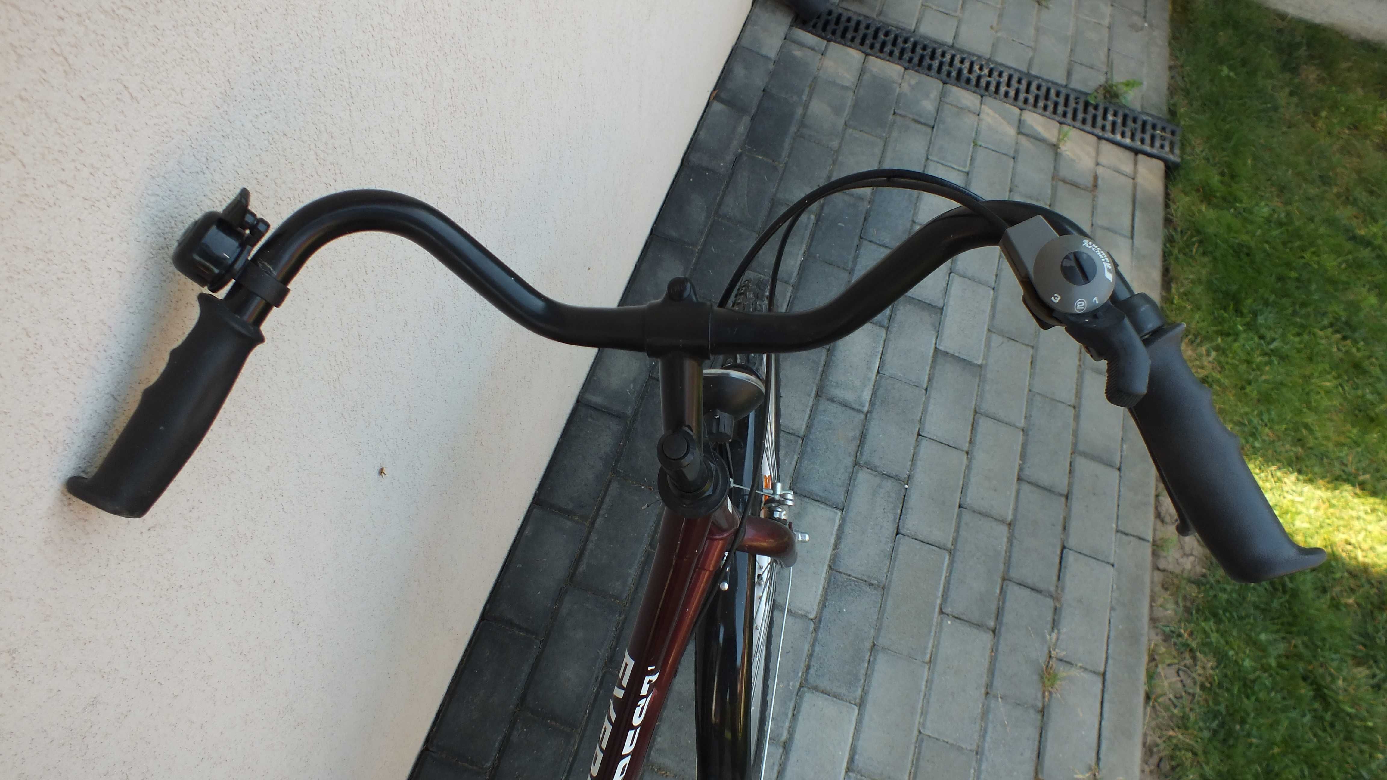 Bicicleta dama EVEREST, 26x1,75, 3 viteze, schimbator in butuc.