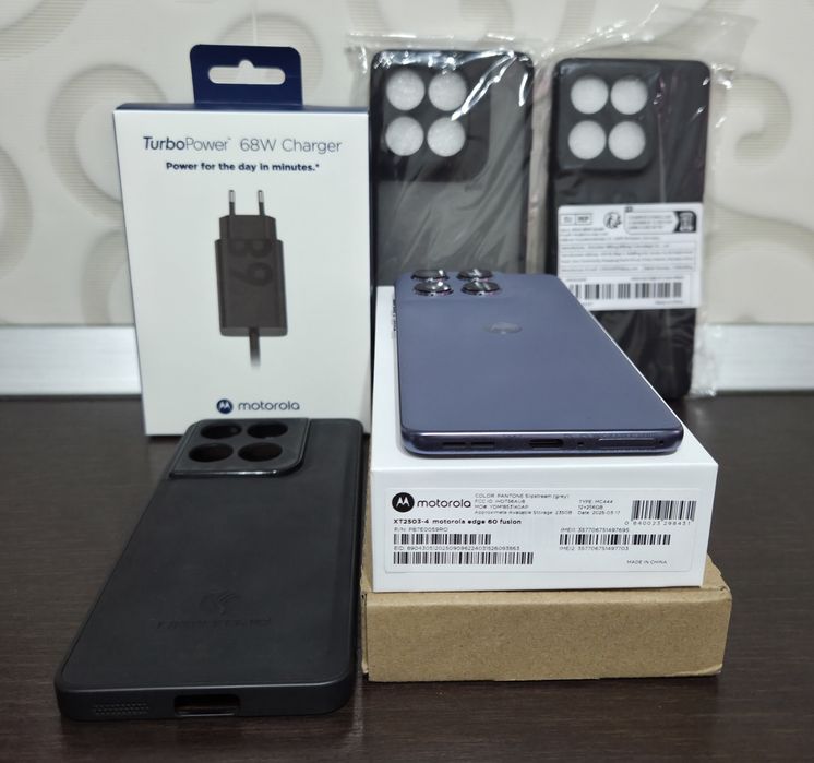 Vând Motorola Edge 60 Fusion 12GB/ 256 stocare