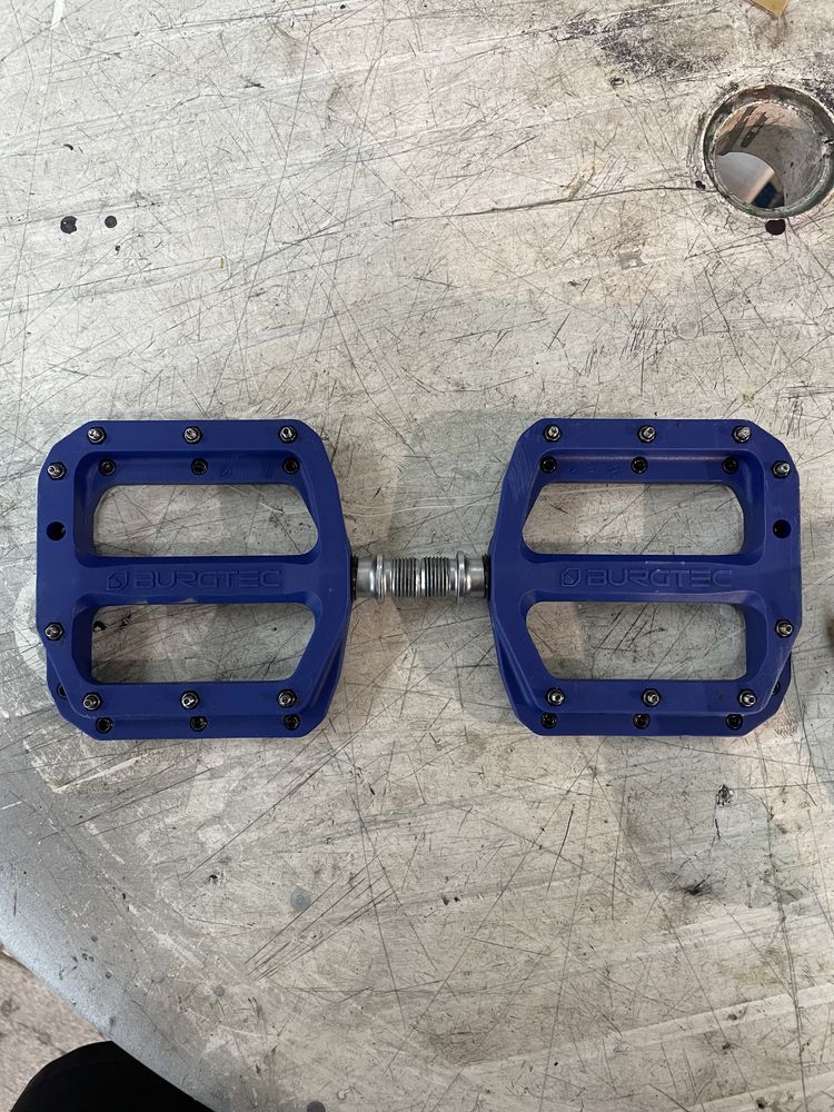 Burgtec pedals blue mk4