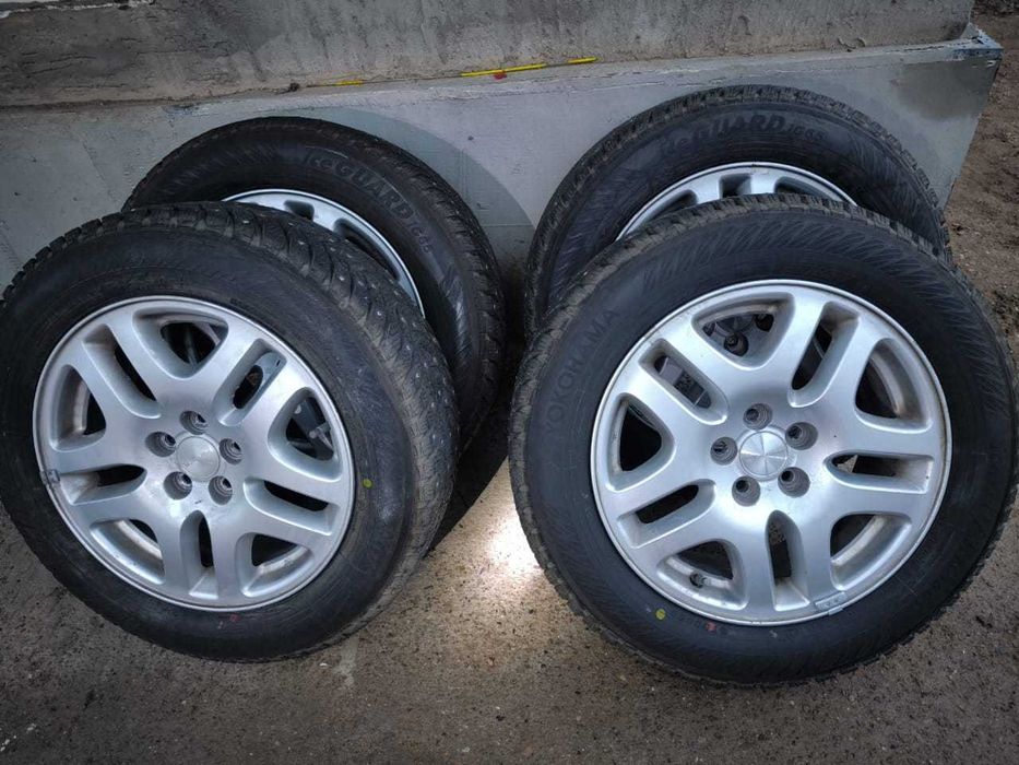 Продам шины с дисками Yokohama