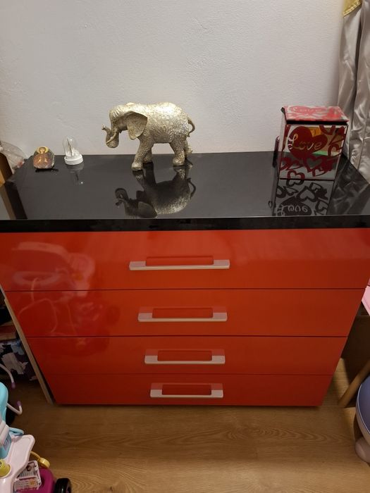 Vand comoda din mdf lucios, pret fix