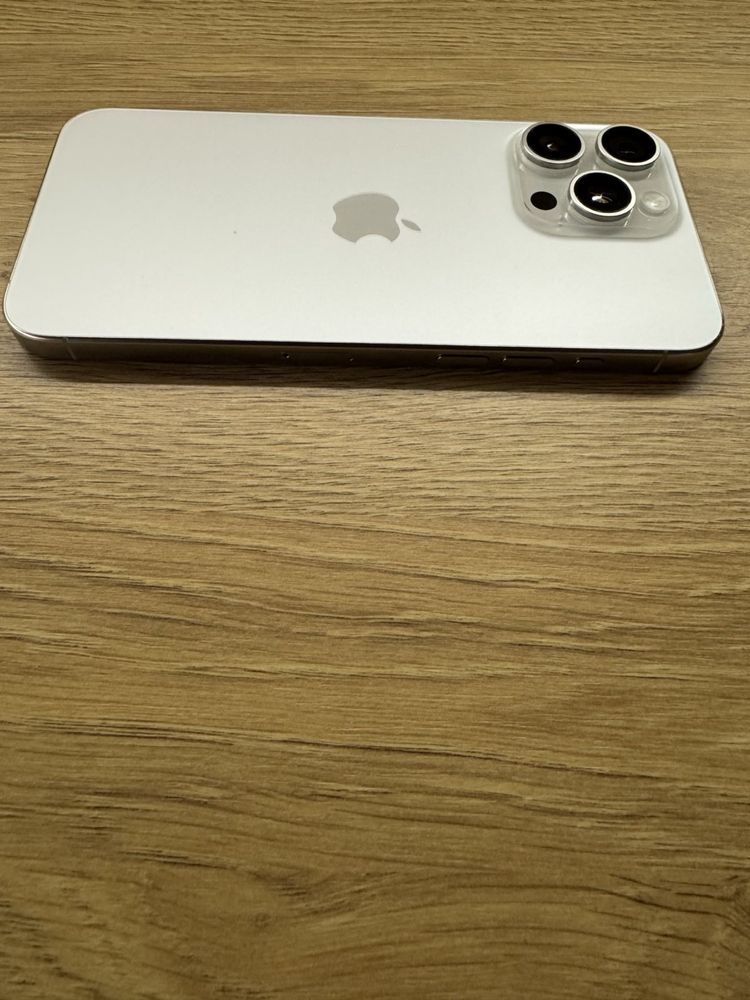 iPhone 15 Pro Max White-За части